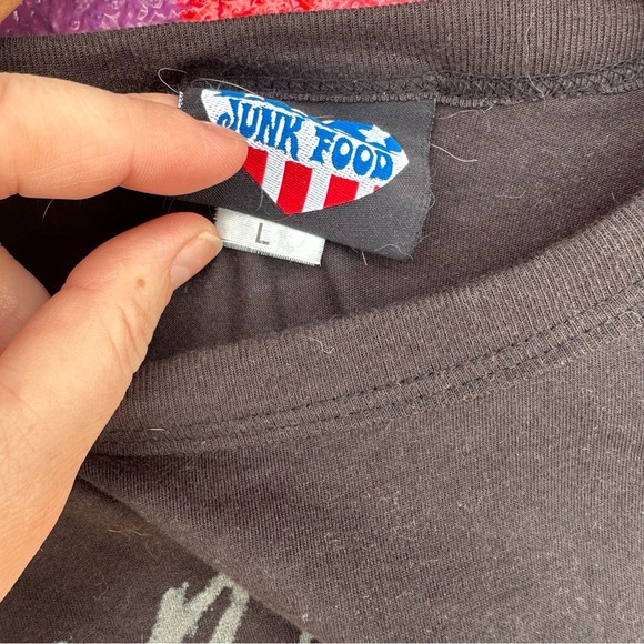 The Rolling Stones graphic tee woman’s large - Picture 2 of 3